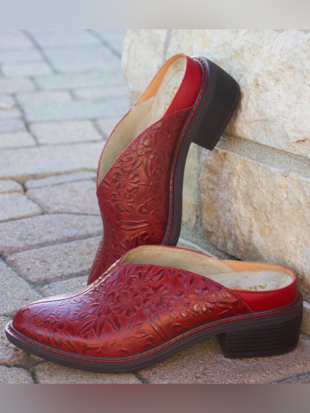 Alegria Michy Loretta Roja/deep red leather embossed mules/western/boho. Size 9